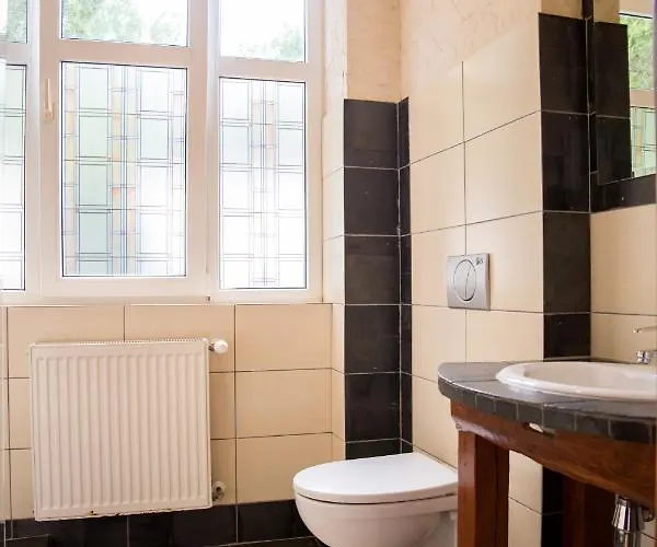 鹏斯吉纳特米默兹酒店 Świeradów-Zdrój