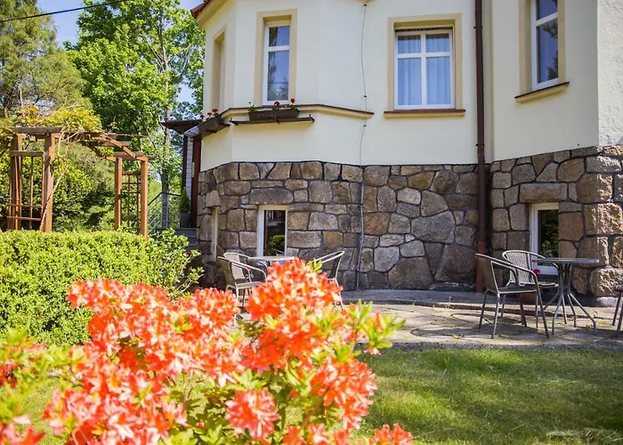 鹏斯吉纳特米默兹酒店 住宿加早餐酒店 Świeradów-Zdrój