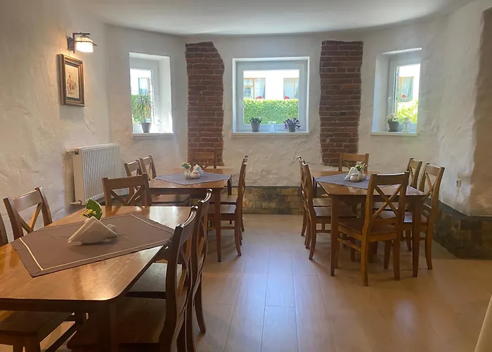 鹏斯吉纳特米默兹酒店 2* Świeradów-Zdrój